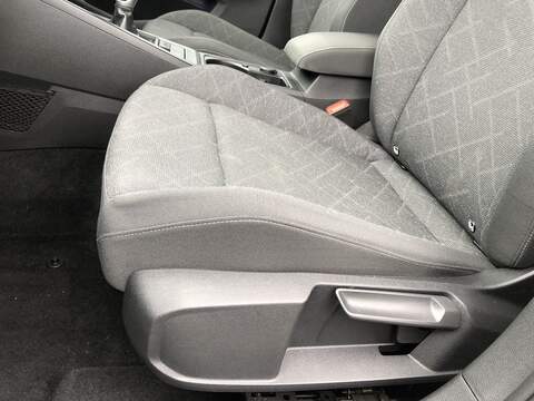 Volkswagen Golf TSI Life - U1983