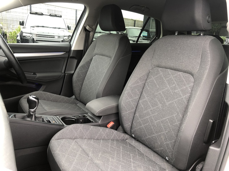 Volkswagen Golf TSI Life - U1983