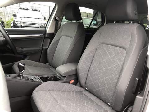 Volkswagen Golf TSI Life - U1983