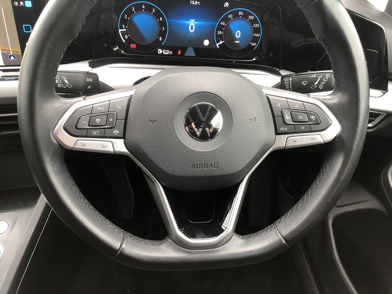 Volkswagen Golf TSI Life - U1983