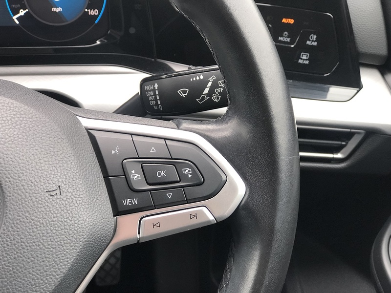 Volkswagen Golf TSI Life - U1983