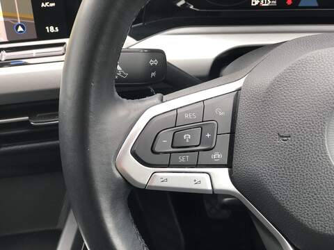 Volkswagen Golf TSI Life - U1983