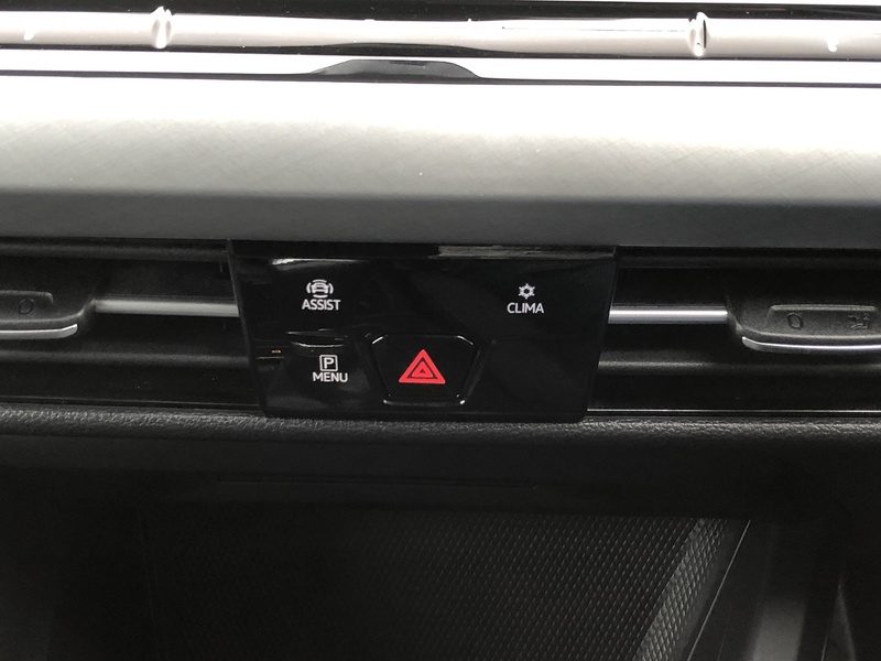 Volkswagen Golf TSI Life - U1983