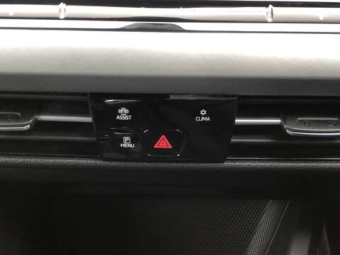 Volkswagen Golf TSI Life - U1983