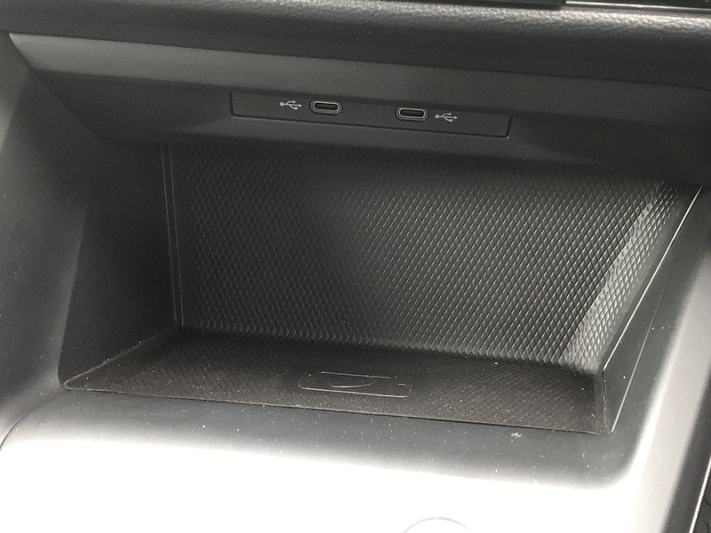 Volkswagen Golf TSI Life - U1983