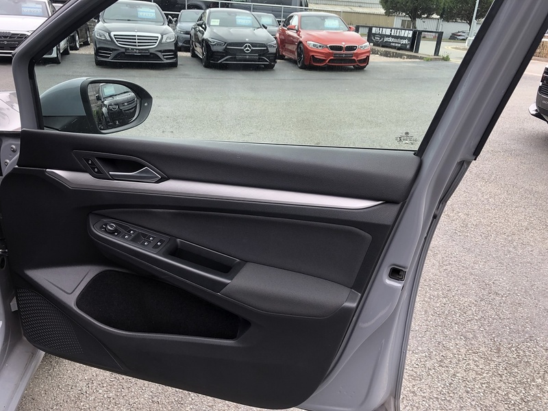 Volkswagen Golf TSI Life - U1983