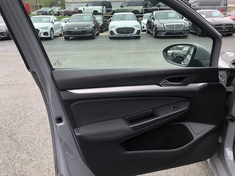 Volkswagen Golf TSI Life - U1983