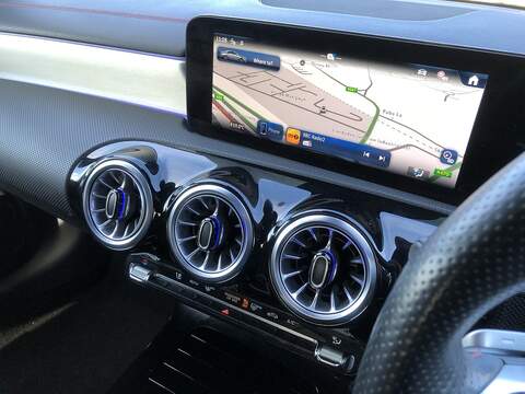 Mercedes-Benz CLA CLA200h MHEV AMG Line - U1987