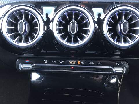 Mercedes-Benz CLA CLA200h MHEV AMG Line - U1987