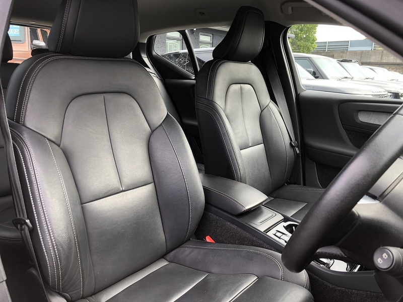 Volvo XC40 B4 MHEV Inscription Pro - U1989