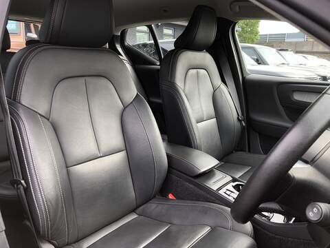 Volvo XC40 B4 MHEV Inscription Pro - U1989
