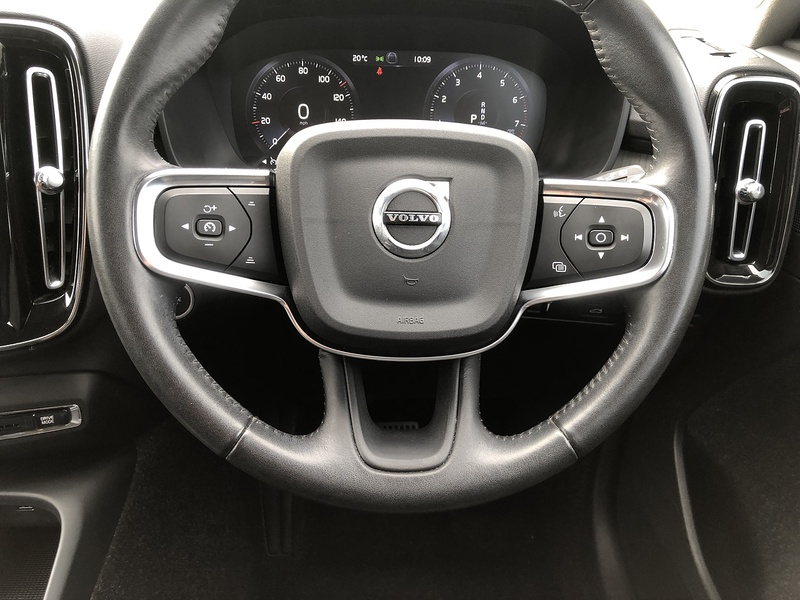 Volvo XC40 B4 MHEV Inscription Pro - U1989
