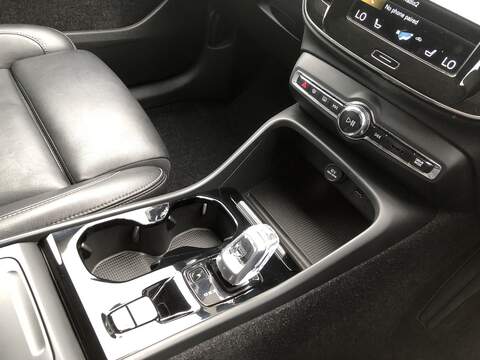 Volvo XC40 B4 MHEV Inscription Pro - U1989