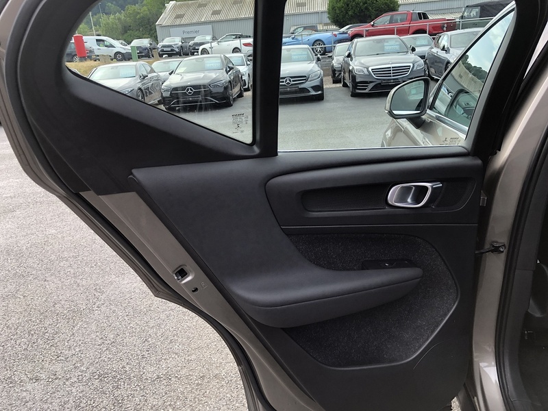 Volvo XC40 B4 MHEV Inscription Pro - U1989