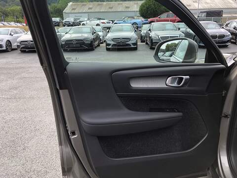 Volvo XC40 B4 MHEV Inscription Pro - U1989