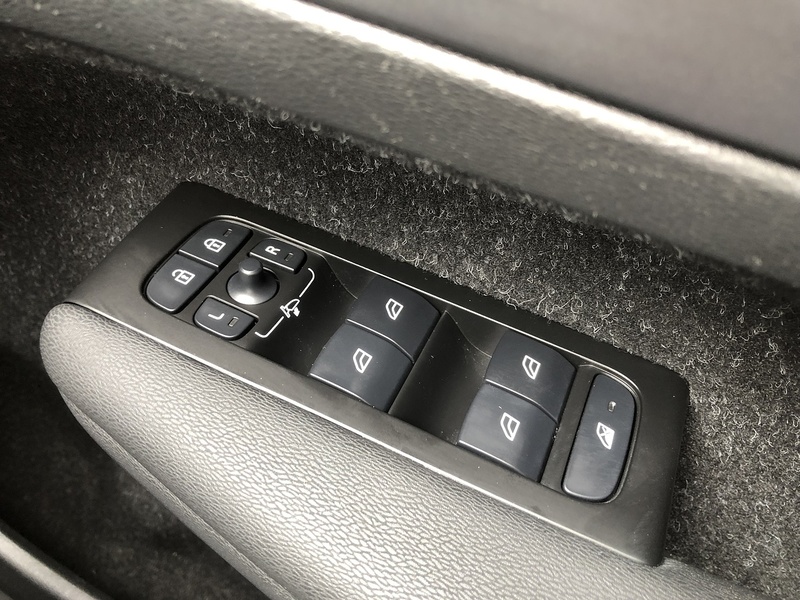 Volvo XC40 B4 MHEV Inscription Pro - U1989
