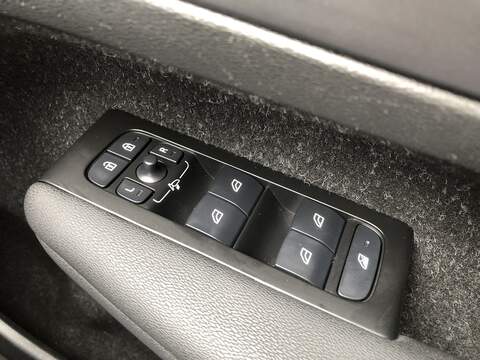 Volvo XC40 B4 MHEV Inscription Pro - U1989