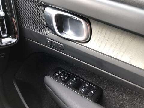 Volvo XC40 B4 MHEV Inscription Pro - U1989