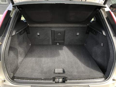 Volvo XC40 B4 MHEV Inscription Pro - U1989