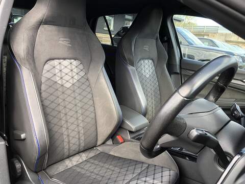 Volkswagen Golf TSI R-Line - U1991