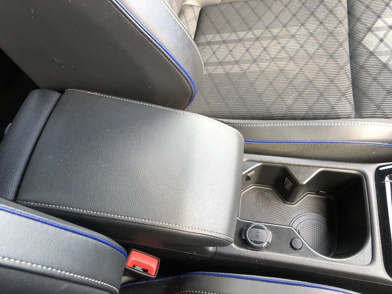 Volkswagen Golf TSI R-Line - U1991