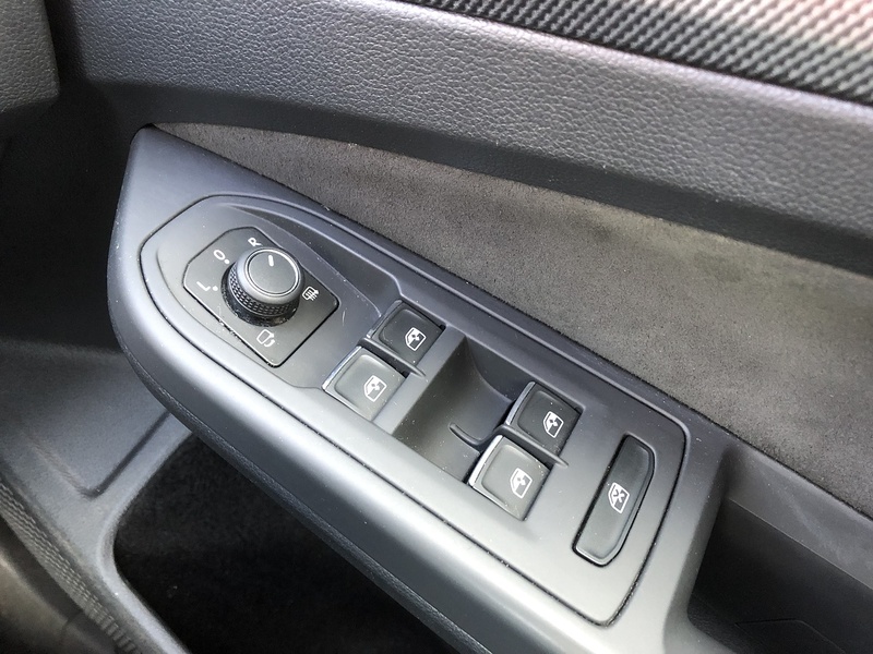 Volkswagen Golf TSI R-Line - U1991