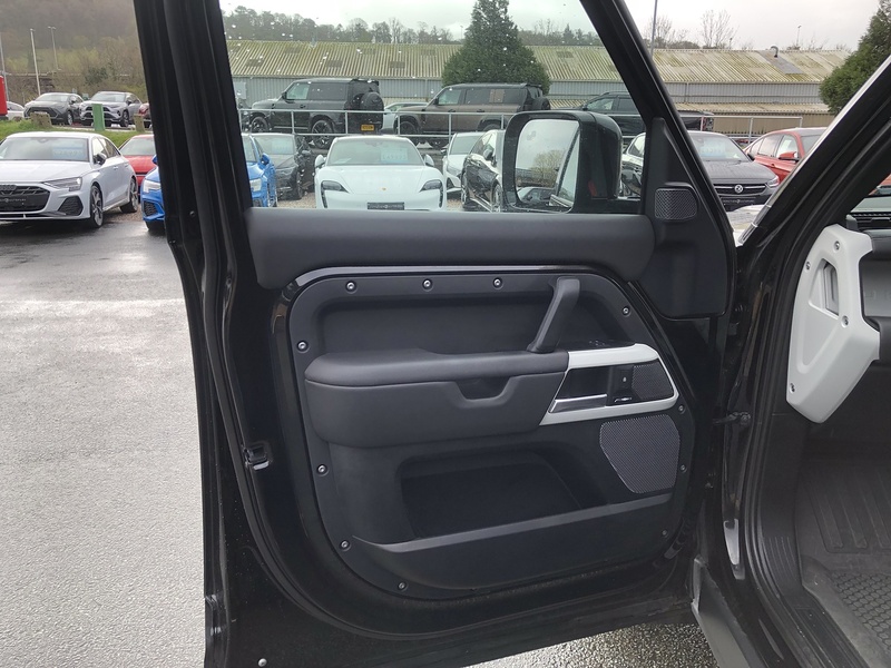 Land Rover Defender 110 D250 MHEV HSE - U1992