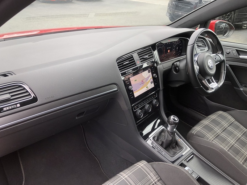 Volkswagen Golf TDI GTD - U1994