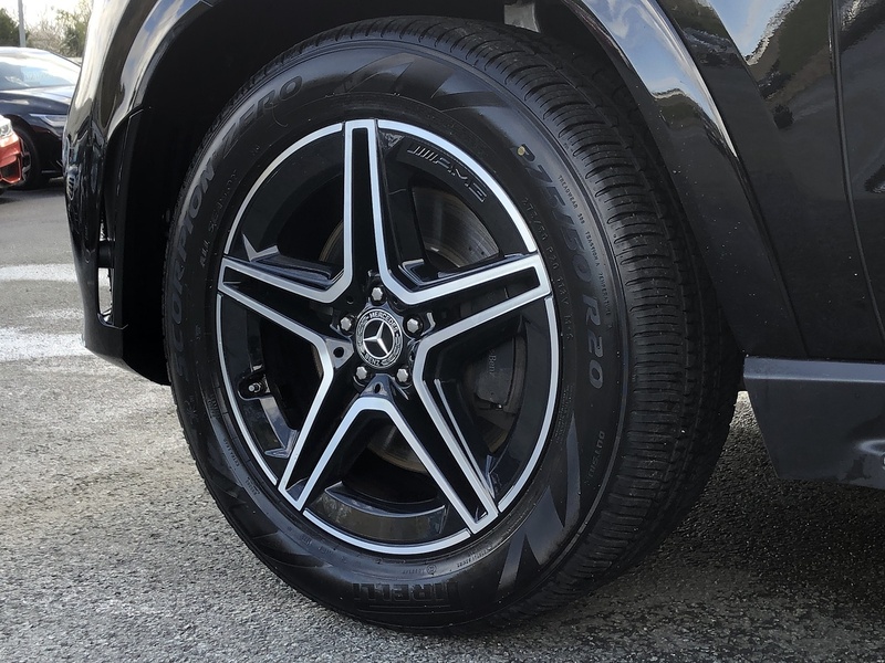 Mercedes-Benz GLE GLE300d AMG Line - U2000