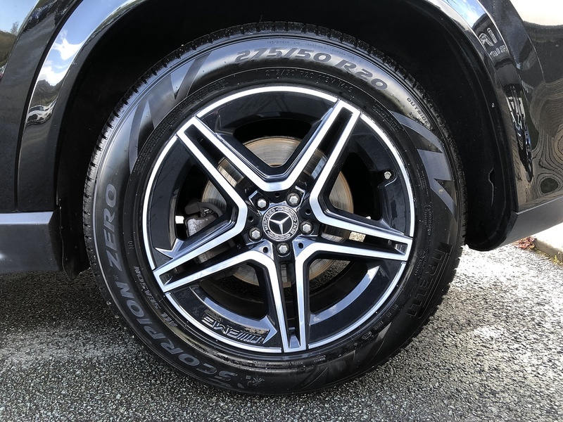 Mercedes-Benz GLE GLE300d AMG Line - U2000