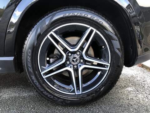 Mercedes-Benz GLE GLE300d AMG Line - U2000