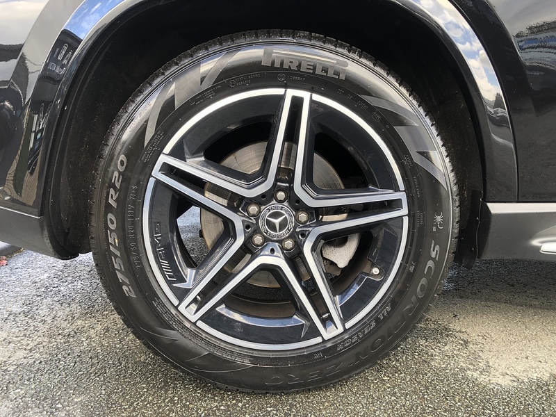 Mercedes-Benz GLE GLE300d AMG Line - U2000