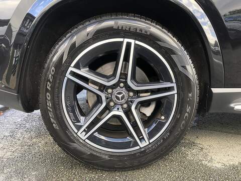 Mercedes-Benz GLE GLE300d AMG Line - U2000