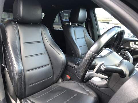 Mercedes-Benz GLE GLE300d AMG Line - U2000
