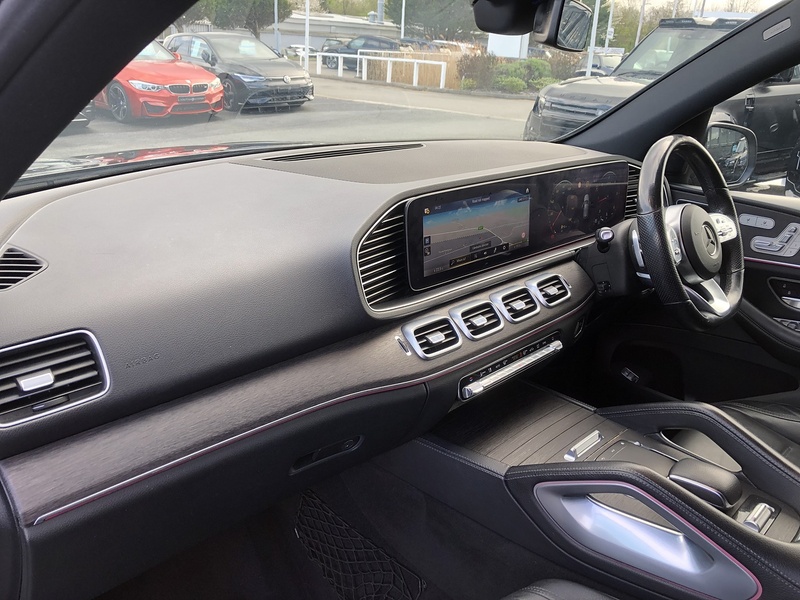 Mercedes-Benz GLE GLE300d AMG Line - U2000