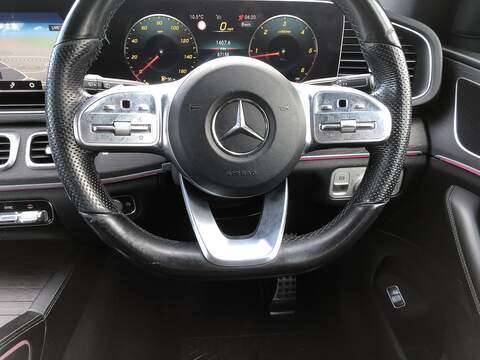 Mercedes-Benz GLE GLE300d AMG Line - U2000