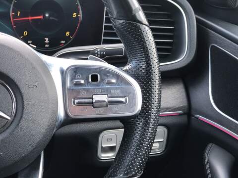 Mercedes-Benz GLE GLE300d AMG Line - U2000