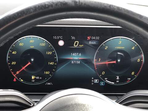 Mercedes-Benz GLE GLE300d AMG Line - U2000