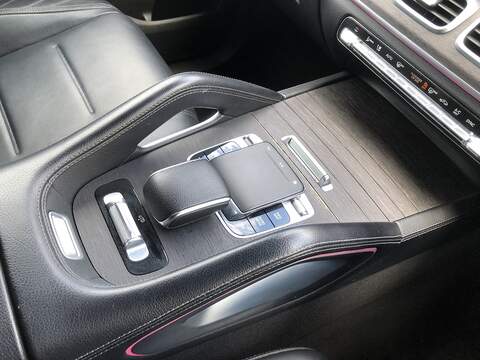 Mercedes-Benz GLE GLE300d AMG Line - U2000