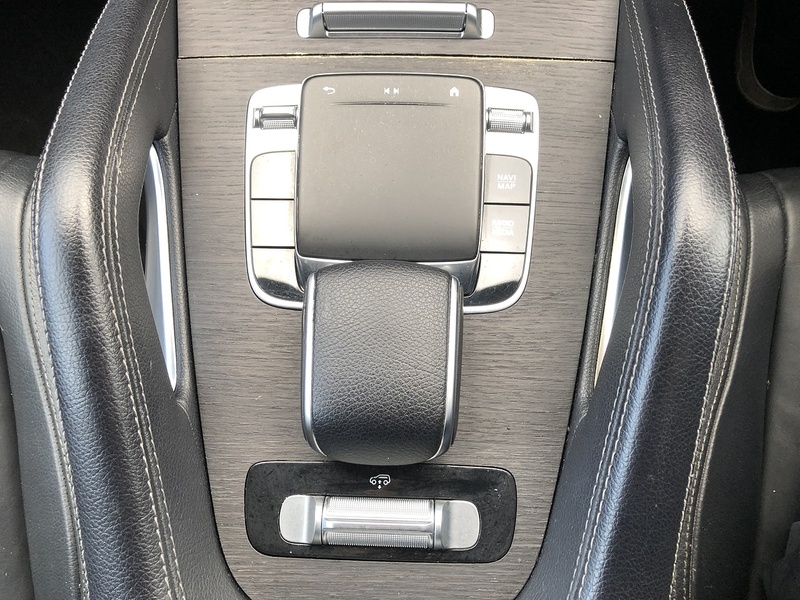 Mercedes-Benz GLE GLE300d AMG Line - U2000