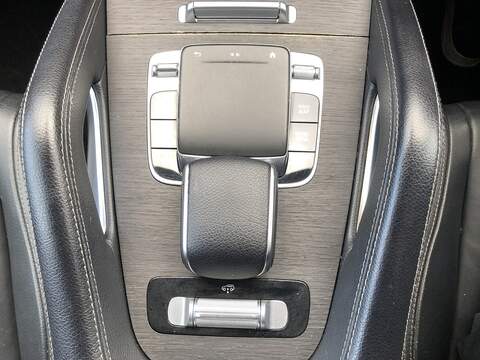 Mercedes-Benz GLE GLE300d AMG Line - U2000
