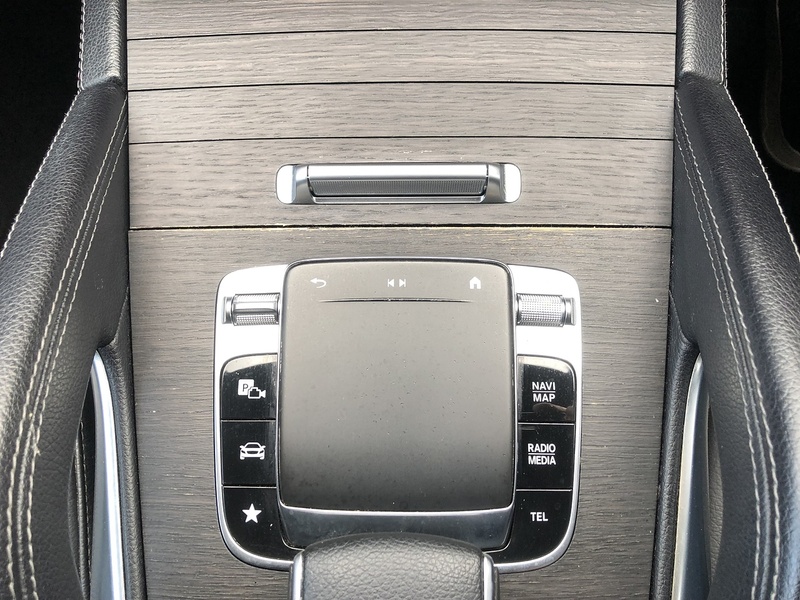 Mercedes-Benz GLE GLE300d AMG Line - U2000