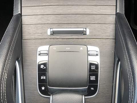 Mercedes-Benz GLE GLE300d AMG Line - U2000