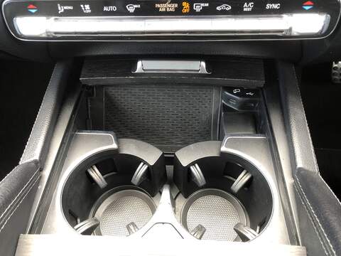 Mercedes-Benz GLE GLE300d AMG Line - U2000