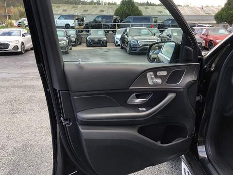 Mercedes-Benz GLE GLE300d AMG Line - U2000