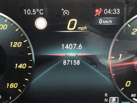Mercedes-Benz GLE GLE300d AMG Line - U2000