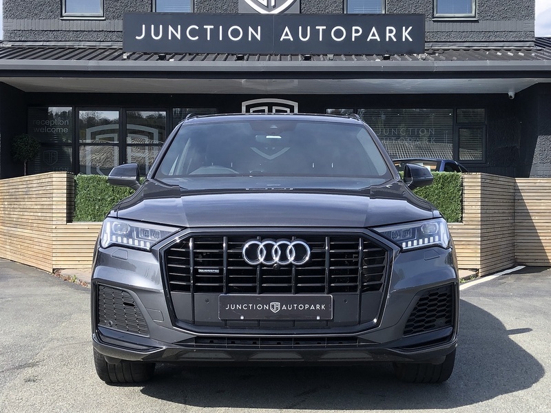 Audi Q7 TDI V6 Black Edition - U2001