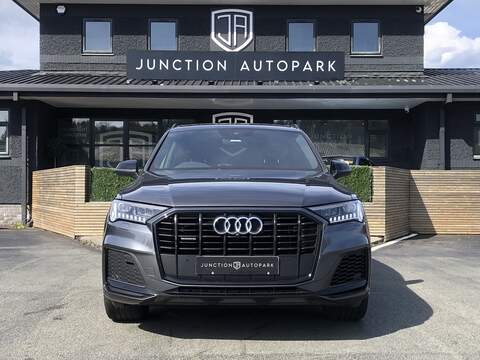 Audi Q7 TDI V6 Black Edition - U2001