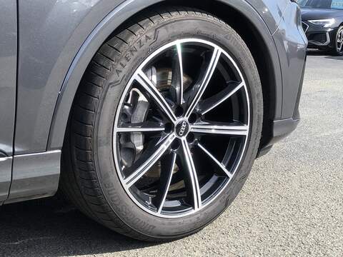 Audi Q7 TDI V6 Black Edition - U2001