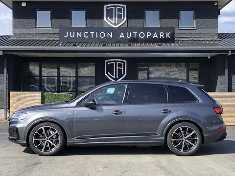 Audi Q7 TDI V6 Black Edition - U2001